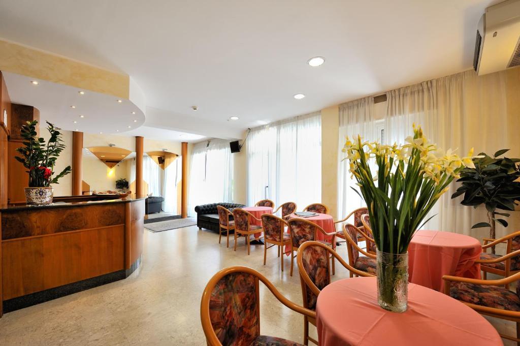 Hotel Bridge Rimini Exterior photo
